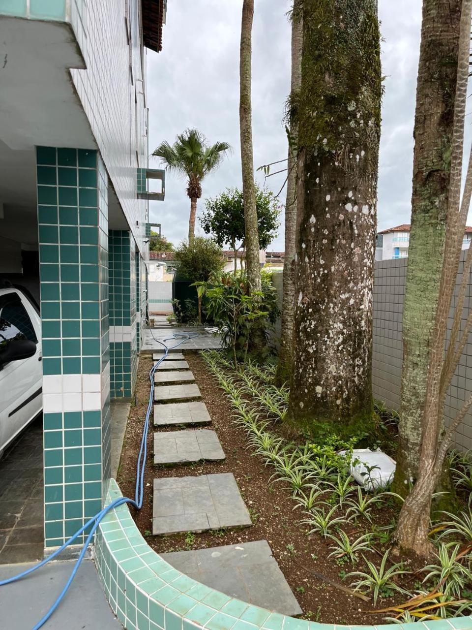 Apartamento Grande 300mt Da Ubatuba