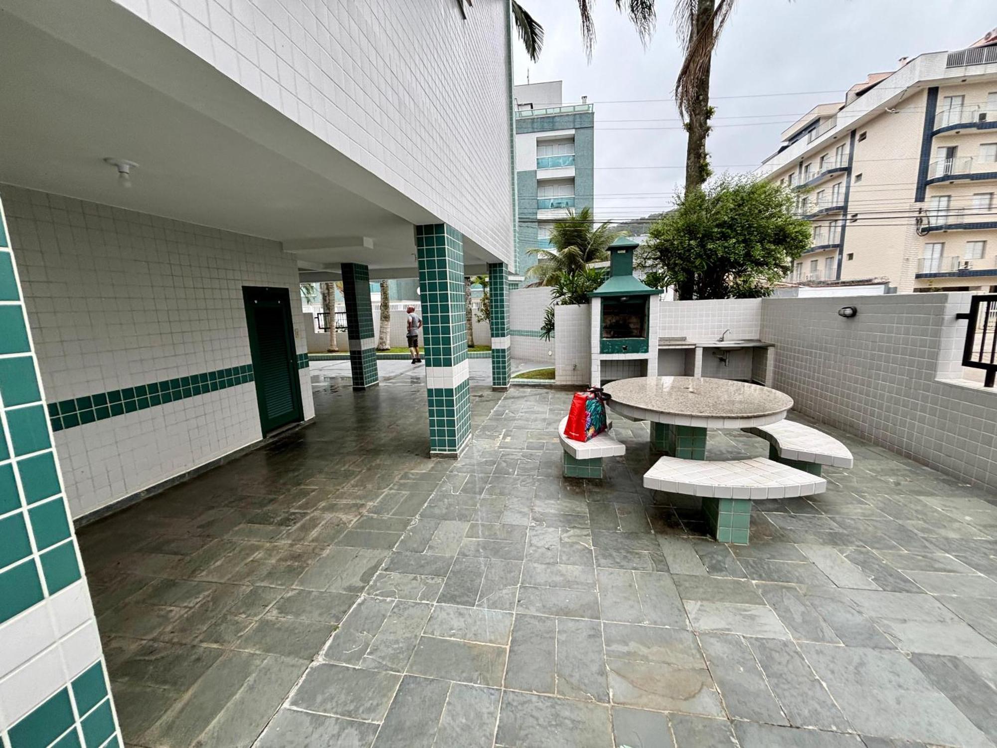 Apartamento Grande 300mt Da Ubatuba