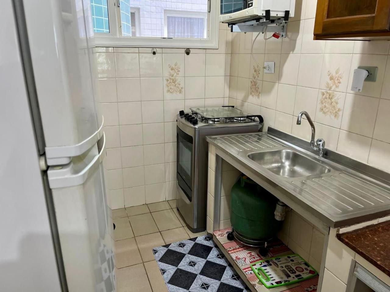 Apartamento Grande 300mt Da *