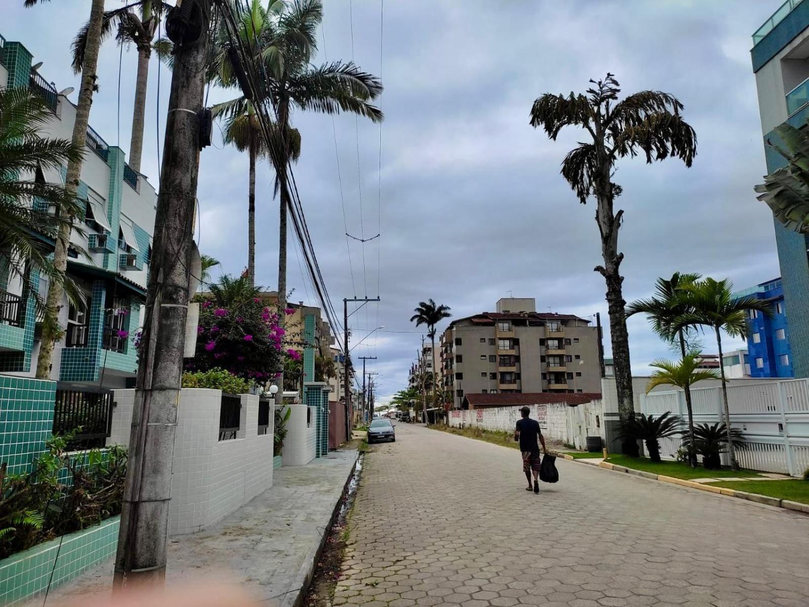 Apartamento Grande 300mt Da